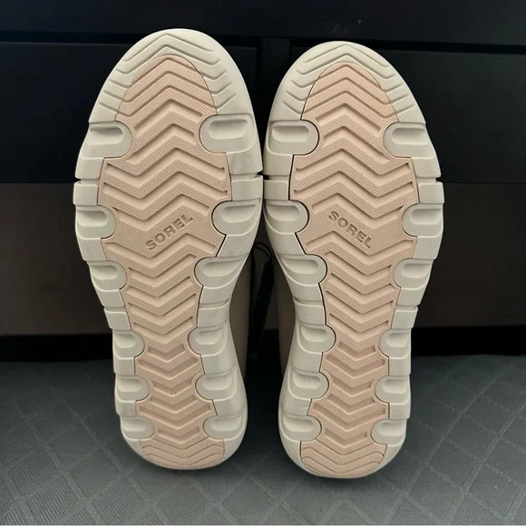 NWT Sorel Explorer II Joan Faux Fur boots - Picture 7 of 7